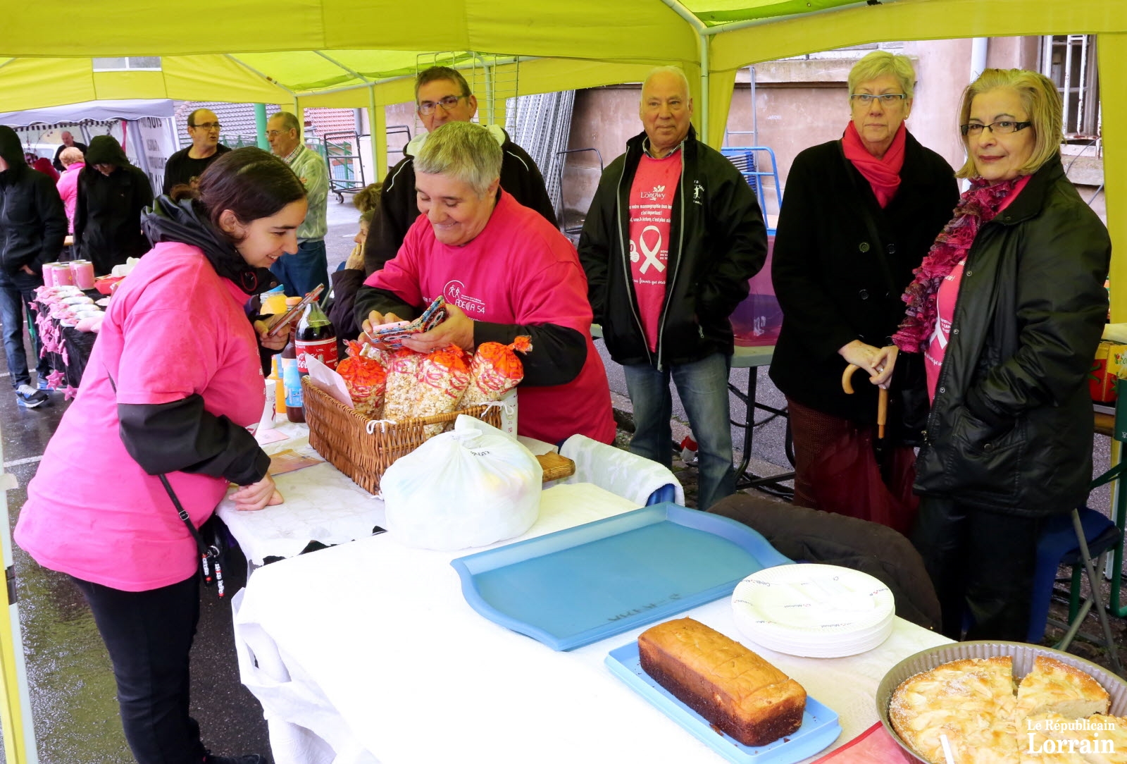 d-autres-pour-proposer-de-bons-gateaux-photo-rene-bych-1506782268.jpg d-autres-pour-proposer-de-bons-gateaux-photo-rene-bych-1506782268.jpg