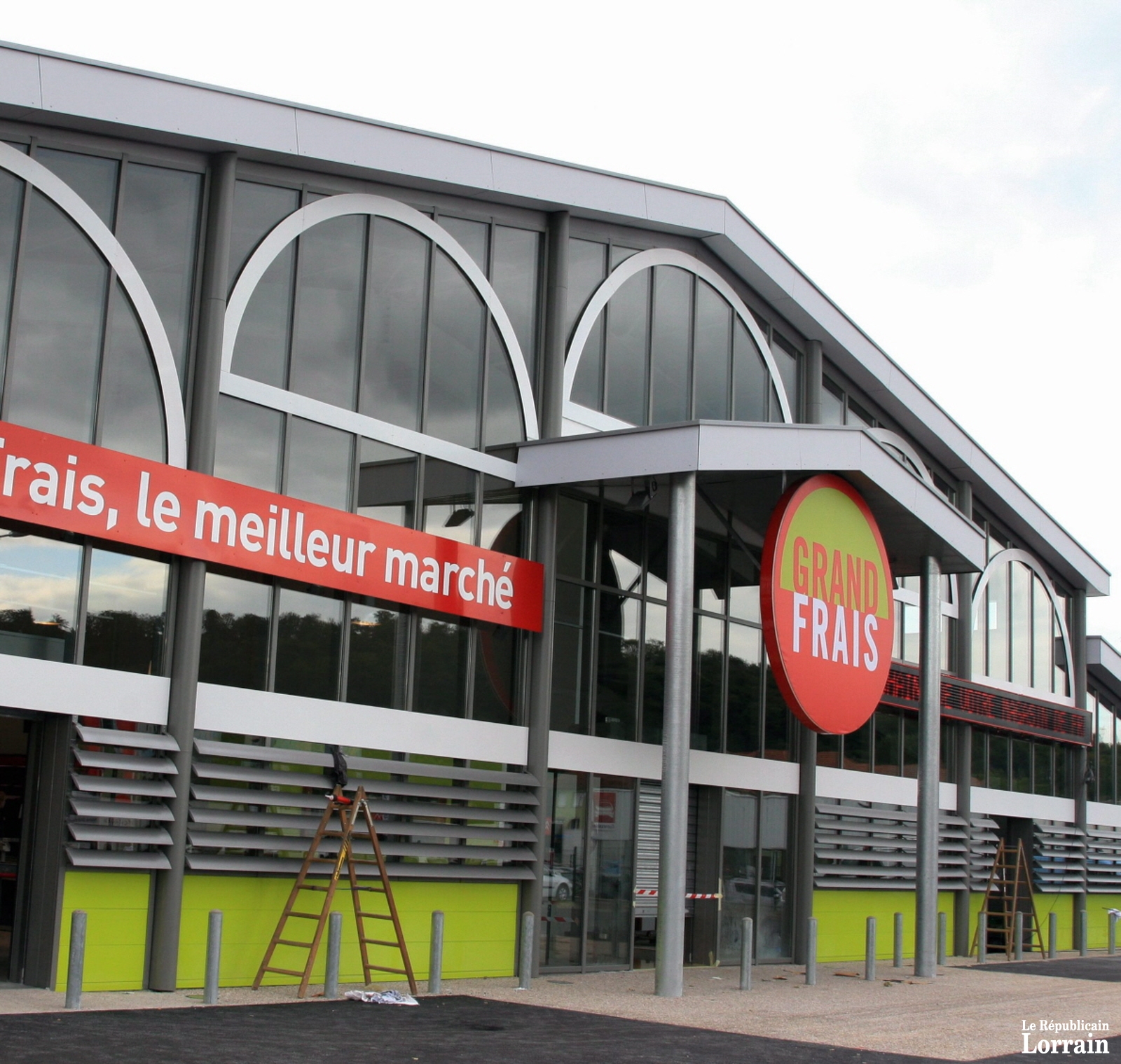 la-societe-francaise-grand-frais-compte-170-magasins-dont-un-a-messancy-en-belgique-a-15-km-de-lexy-photo-rene-bych-1516387009.jpg la-societe-francaise-grand-frais-compte-170-magasins-dont-un-a-messancy-en-belgique-a-15-km-de-lexy-photo-rene-bych-1516387009.jpg