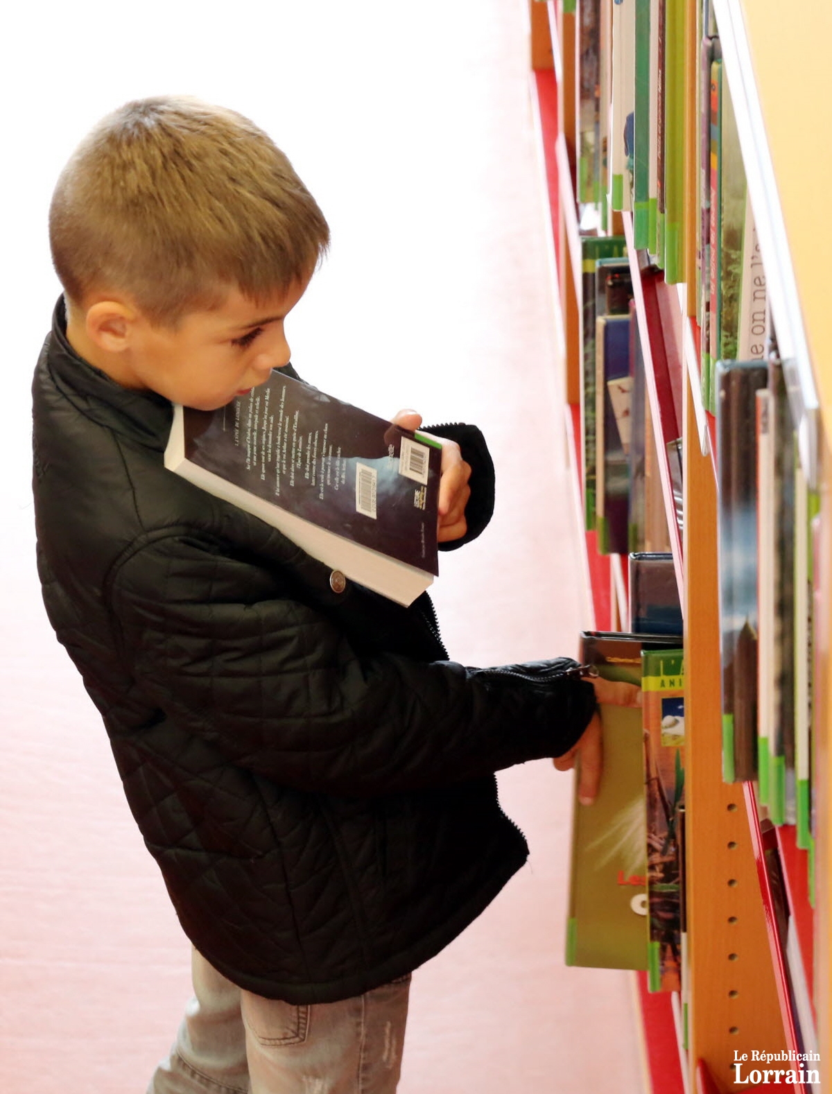 les-enfants-de-moins-de-14-ans-peuvent-emprunter-grauitement-des-documents-livres-a-la-mediatheque-intercommunale-photo-archives-rl-1467565105.jpg les-enfants-de-moins-de-14-ans-peuvent-emprunter-grauitement-des-documents-livres-a-la-mediatheque-intercommunale-photo-archives-rl-1467565105.jpg