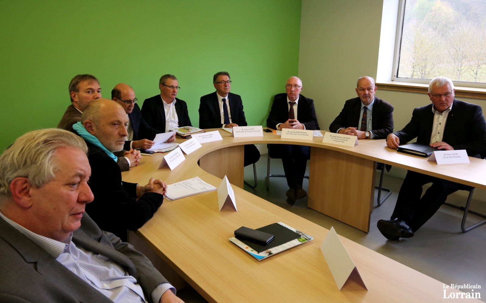 les-presidents-de-neuf-etablissements-publics-de-cooperation-intercommunale-ont-decide-d-avancer-ensemble-photo-rene-bych-1510953616.jpg les-presidents-de-neuf-etablissements-publics-de-cooperation-intercommunale-ont-decide-d-avancer-ensemble-photo-rene-bych-1510953616.jpg