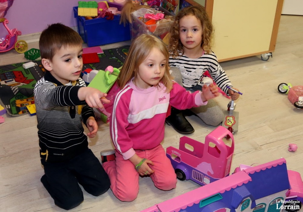 le-nouvel-equipement-du-village-a-bien-vite-ete-adopte-par-ses-jeunes-utilisateurs-1458496700.jpg le-nouvel-equipement-du-village-a-bien-vite-ete-adopte-par-ses-jeunes-utilisateurs-1458496700.jpg