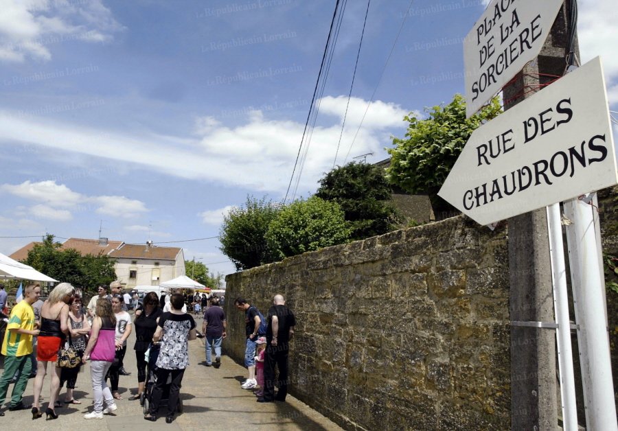 les-sorcieres-ont-pousse-le-vice-jusqu-a-rebaptiser-les-rues-de-la-commune-photos-samir-kacef.jpg