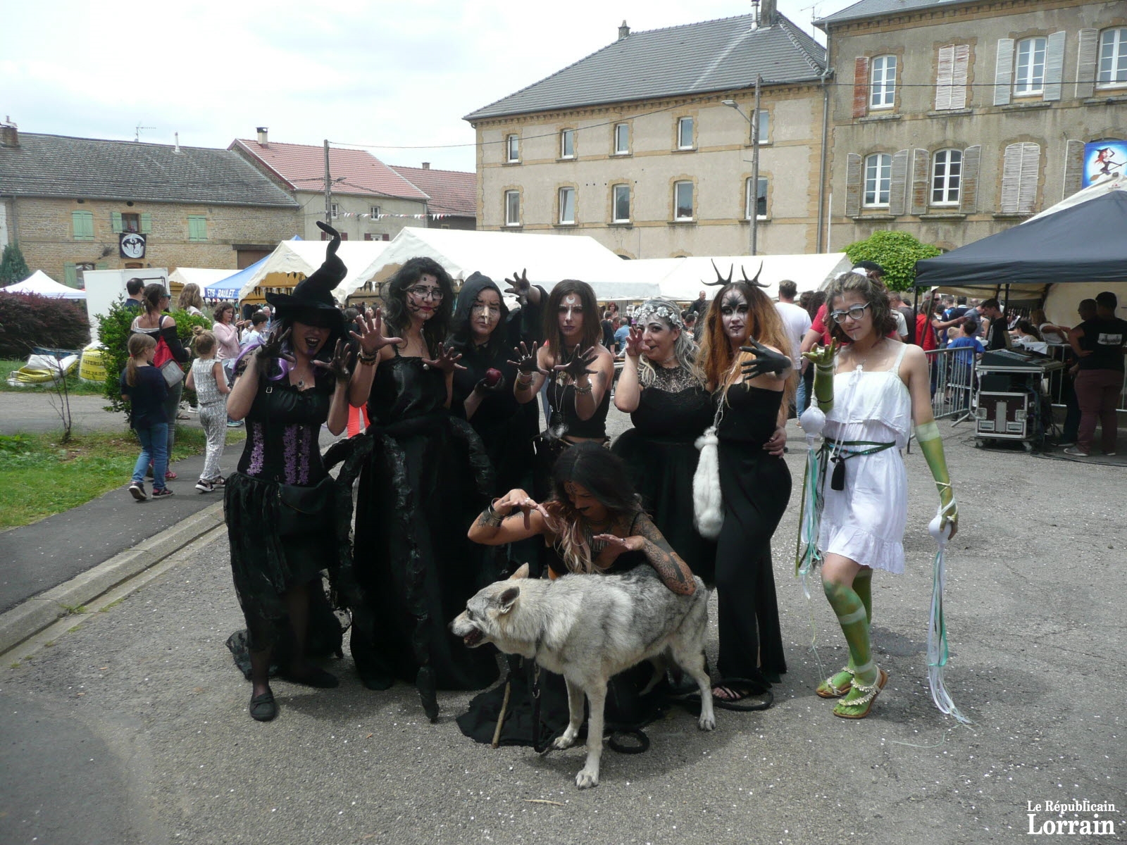a-fillieres-les-sorcieres-sont-gentilles-photo-rl-1529852845.jpg a-fillieres-les-sorcieres-sont-gentilles-photo-rl-1529852845.jpg