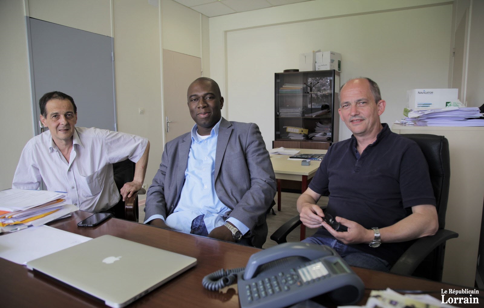 harouna-souley-ali-aura-comme-directeurs-adjoints-miloud-guendouz-a-gauche-et-pascal-mathieu-photo-rl-1530804718.jpg harouna-souley-ali-aura-comme-directeurs-adjoints-miloud-guendouz-a-gauche-et-pascal-mathieu-photo-rl-1530804718.jpg