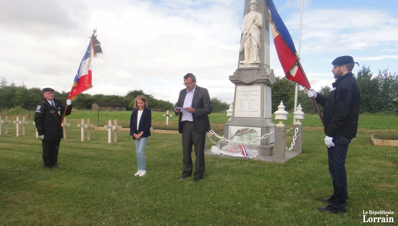 la-ceremonie-pour-ne-pas-oublier-les-morts-de-la-bataille-des-frontieres-etait-empreinte-d-emotion-1471884272.jpg