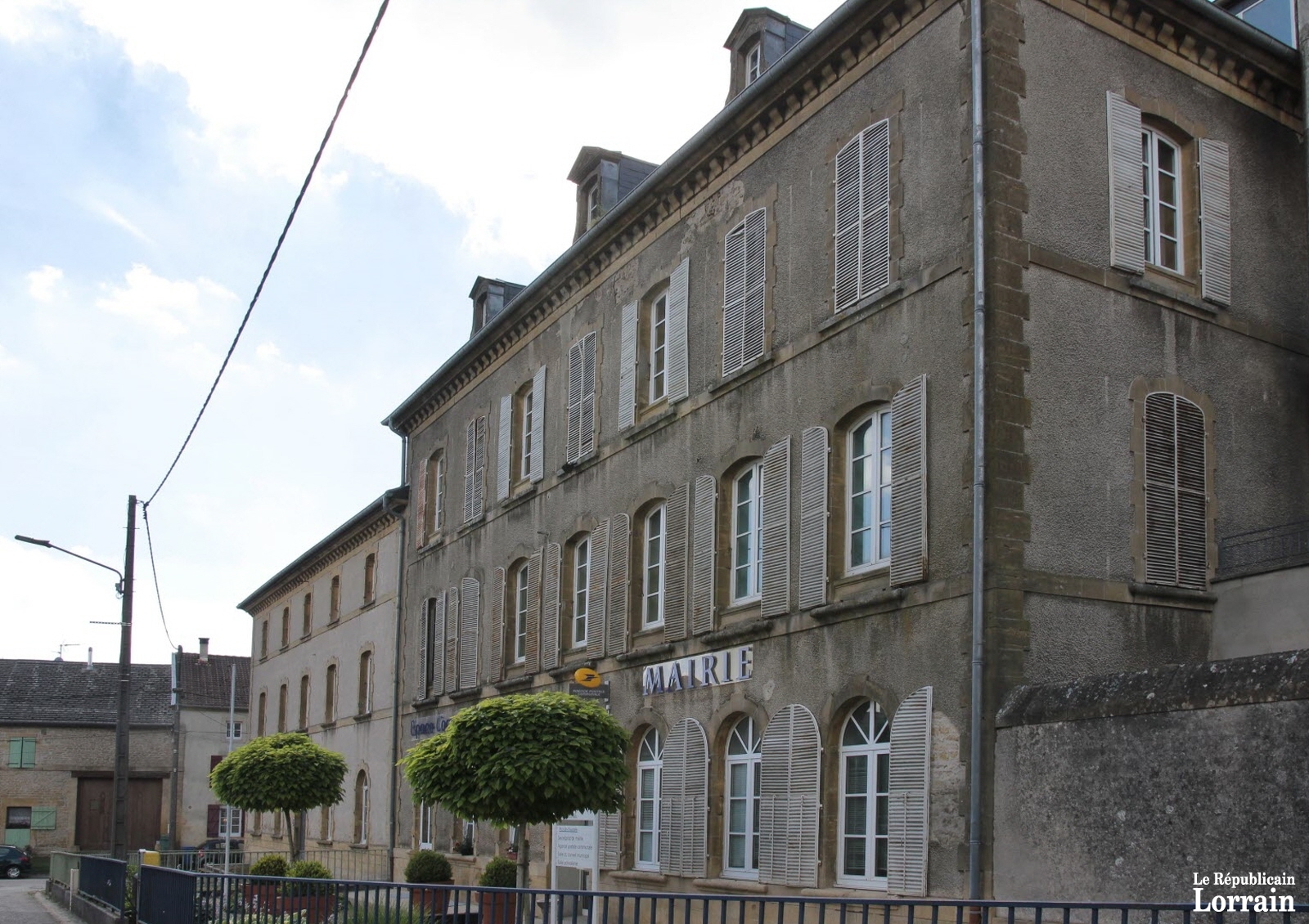 mairie.jpg mairie.jpg