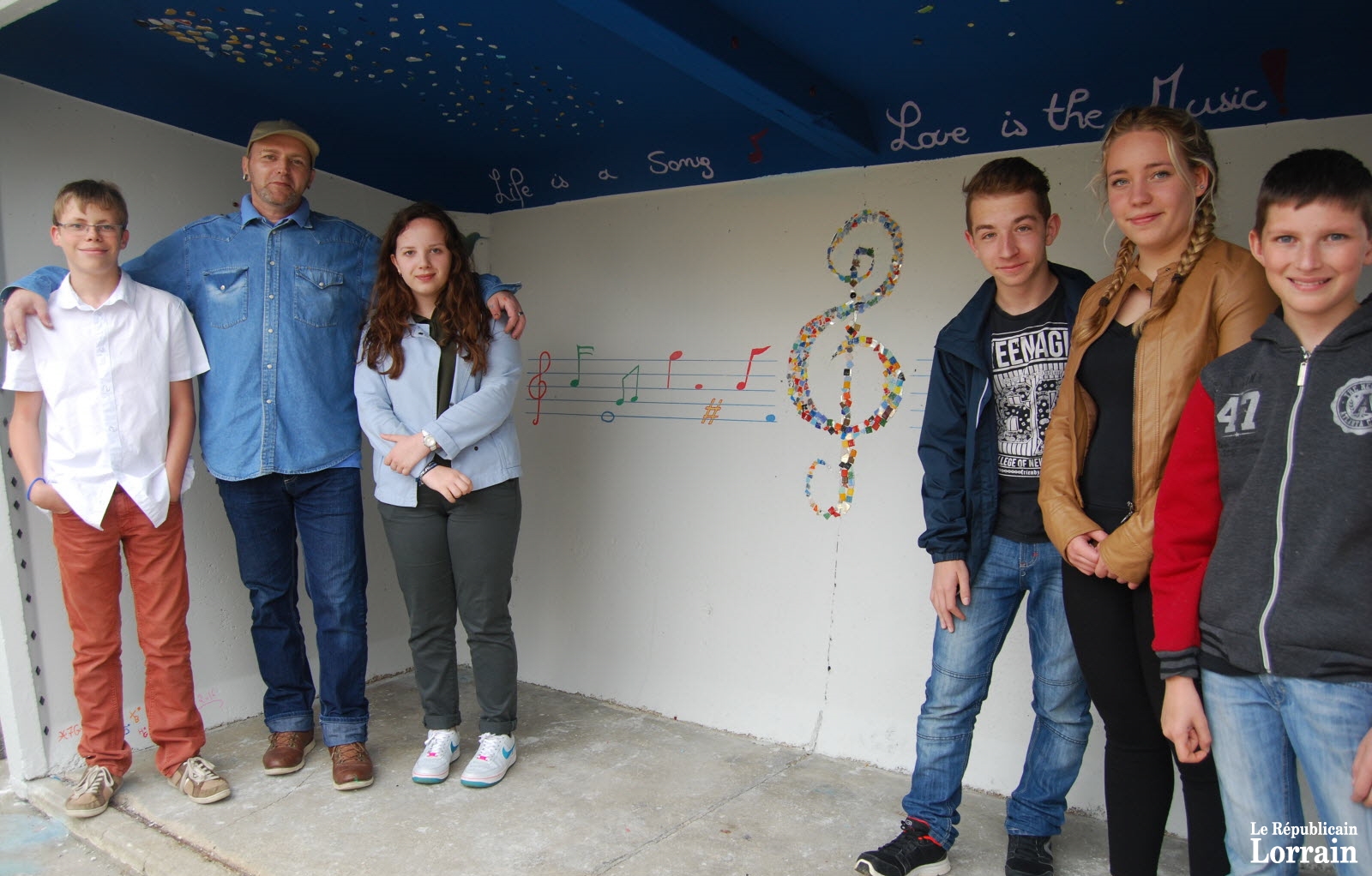 satisfaction-pour-ces-jeunes-fagnats-qui-par-leur-implication-dans-la-vie-communale-et-leur-sens-artistique-ont-offert-un-bel-abri-aux-habitants-photo-rl-1468337802.jpg satisfaction-pour-ces-jeunes-fagnats-qui-par-leur-implication-dans-la-vie-communale-et-leur-sens-artistique-ont-offert-un-bel-abri-aux-habitants-photo-rl-1468337802.jpg